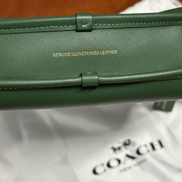 Coach Curve Zip Bag Smooth Leather Green | NWT | Authentic - Picture 6 of 11